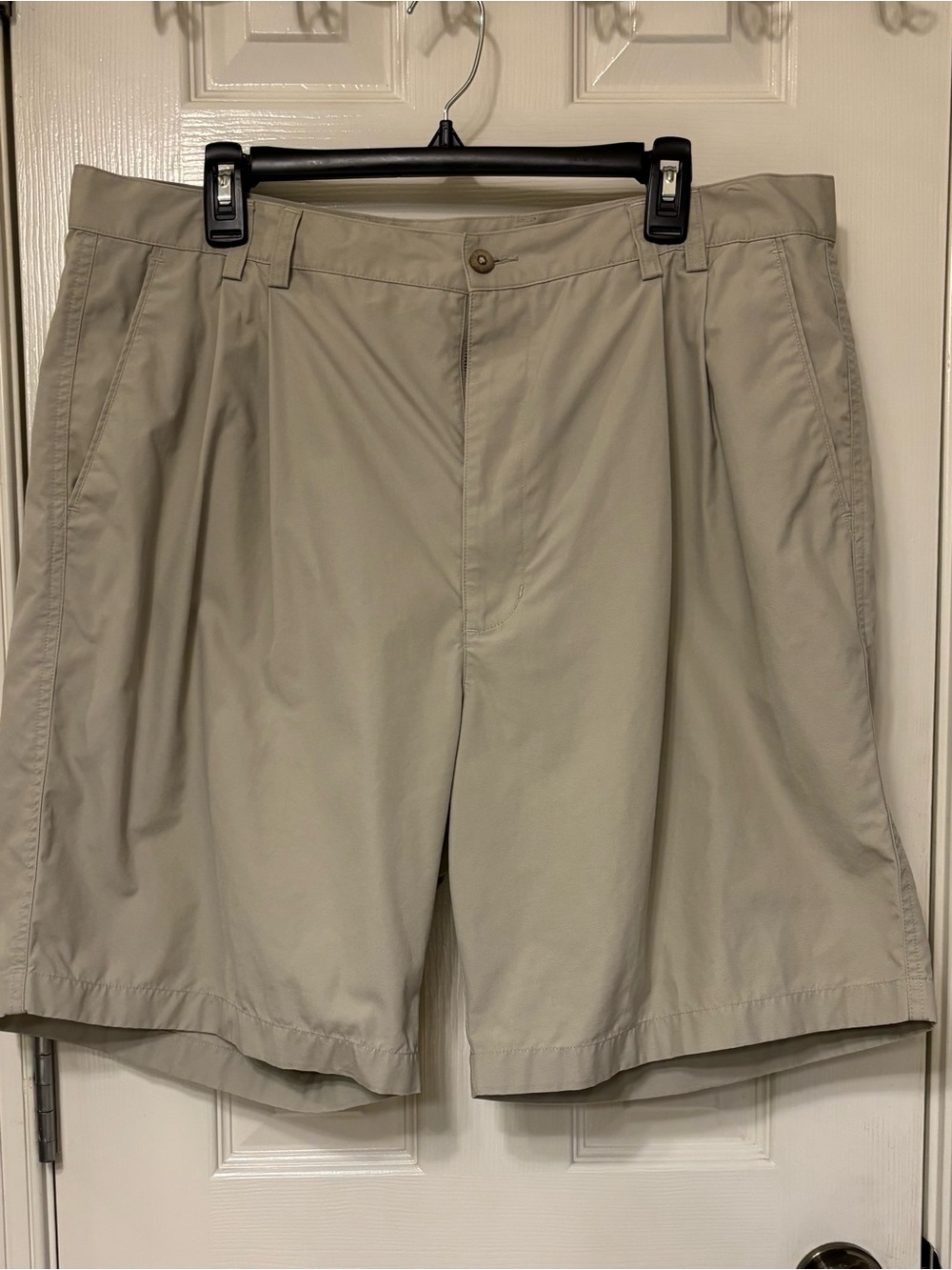 Greg Norman Collection Men's Flat-Front Shorts - Tan